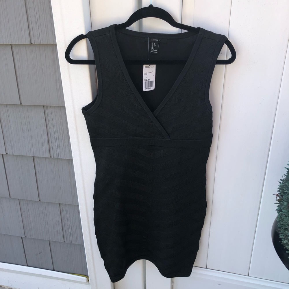 L forever21 black dress NWT